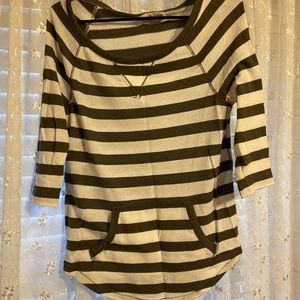 3/4 sleeve sweatshirt